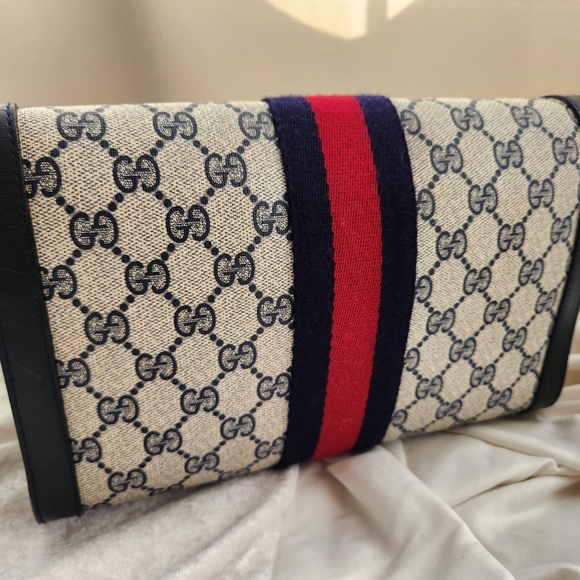 Authentic Gucci Sherryline Clutch Bag - Picture 4 of 11
